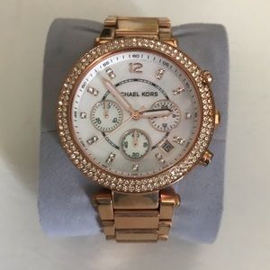 SALE❤️❤️❤️❤️Michael kors rose gold watch